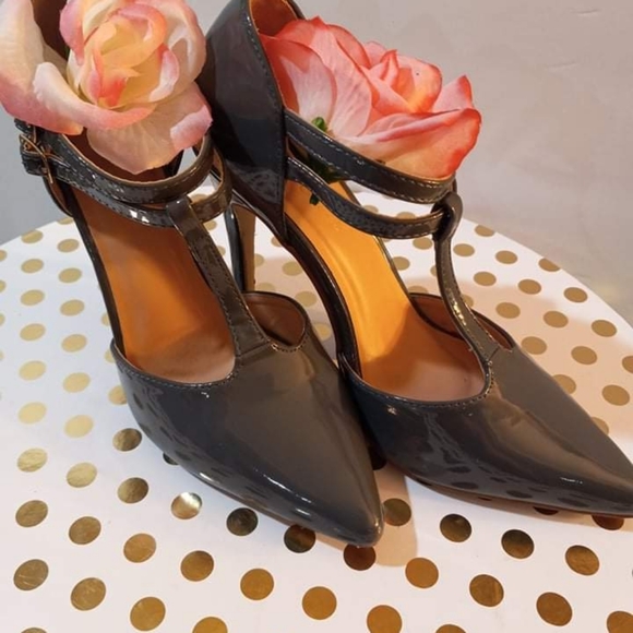 Heels - Picture 6 of 7